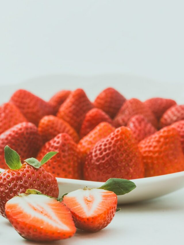 The Best Way to Store Fresh Strawberries – This Works!