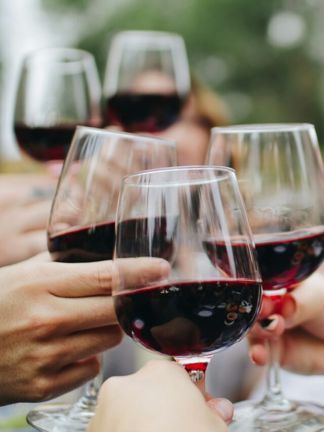 The Truth About Red Wine's Health Claims, According to Doctors