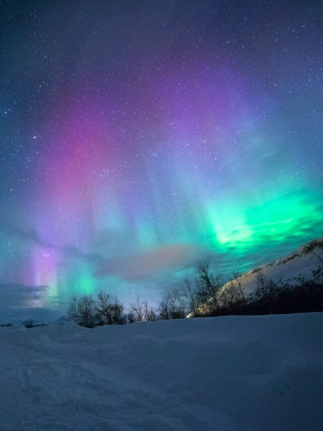 How Are the Northern Lights Colors Created?